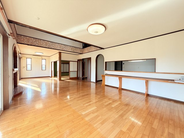 鉾田市飯島中古住宅の居間・リビング