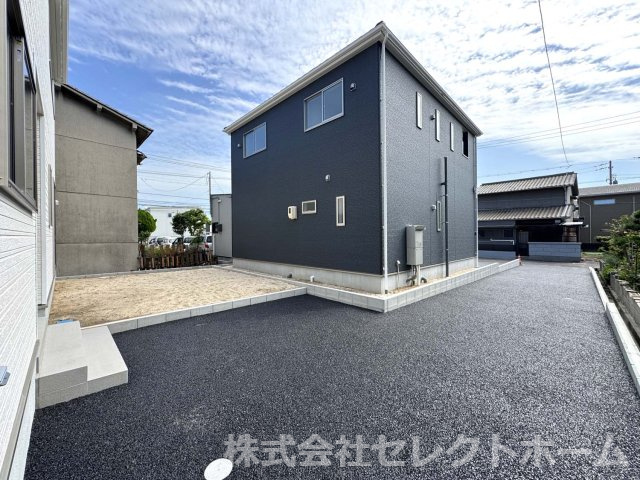 耐震+制震の家 手城町2丁目：住宅性能取得物件 2号棟 手城小徒歩12分の前面道路含む現地写真|★先着順販売受付開始！
◎耐震+制震の家：手城町2丁目：2号棟
◎住宅性能評価取得物件
◎価格への挑戦と性能にもこだわった家
◎手城小学校まで徒歩13分
◎ハローズ手城店徒歩5分