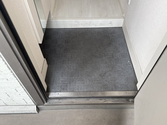 ヴィラ・ウィステリア広畑の玄関