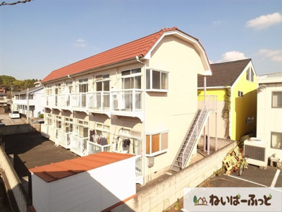 【外観】 | 第一コマツコーポ | 屋根が赤色でカワイイ外観です☆