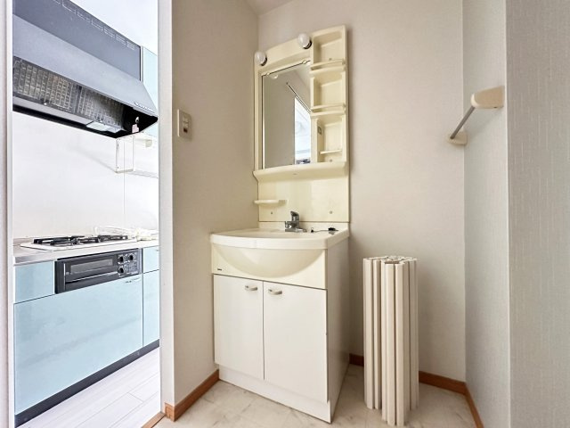 ミントグリーンの洗面所