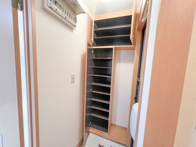 ラ･クレール薊野の玄関