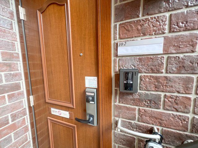 ラ･クレール薊野の玄関