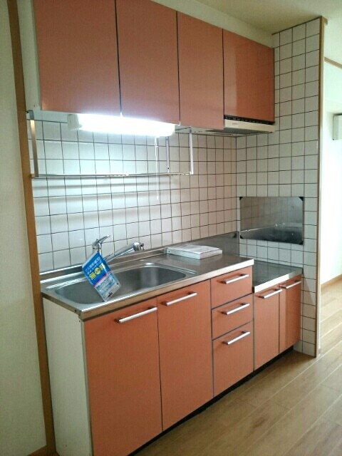 グリーンヒル三城Bのキッチン