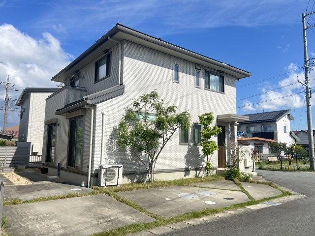 津市栗真小川町　中古戸建の画像
