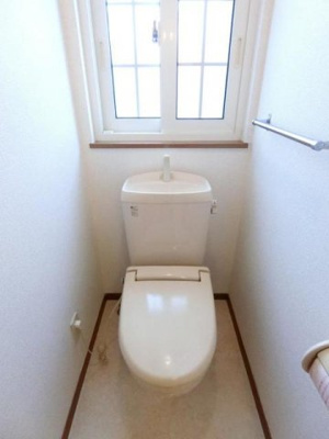 【トイレ】 | サンクレストール | 清潔感のあるトイレです