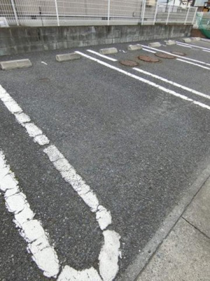 【駐車場】 | サンクレストール | 駐車スペースもあります