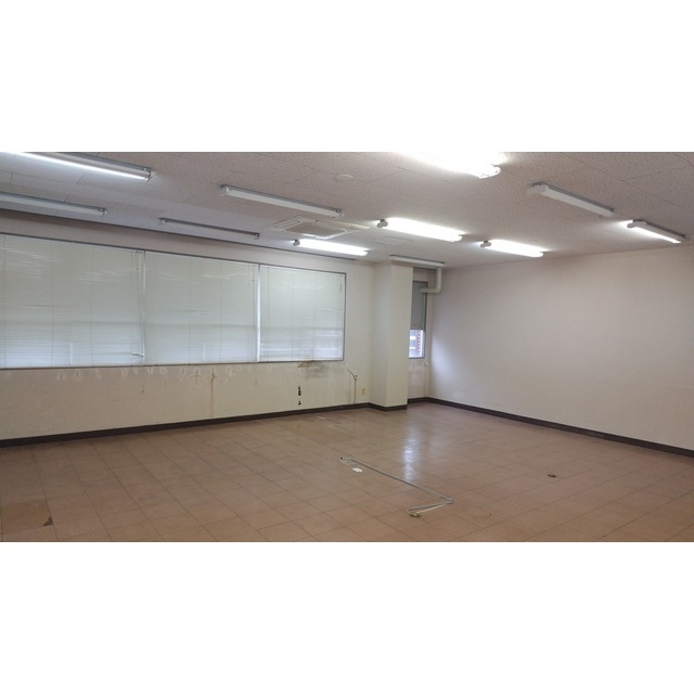 羽島市福寿町平方４丁目の事務所の居間・リビング