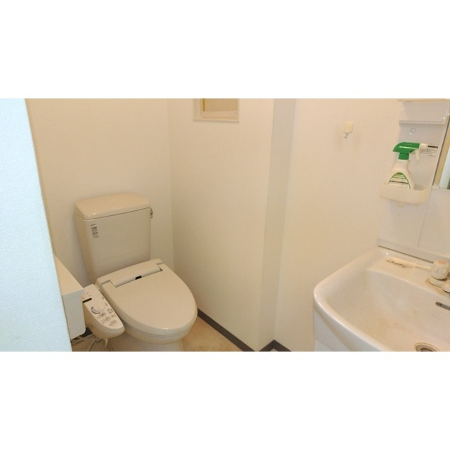羽島市福寿町平方４丁目の事務所のトイレ