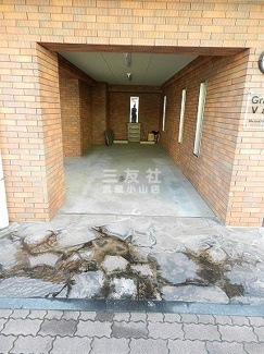 【駐車場】