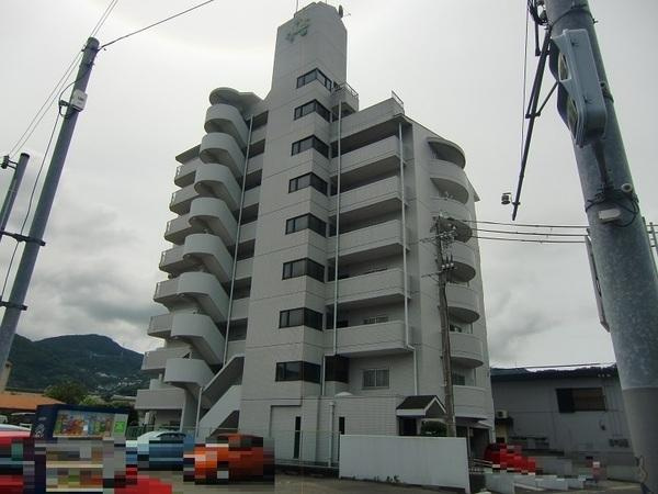 ヒュース下津の外観