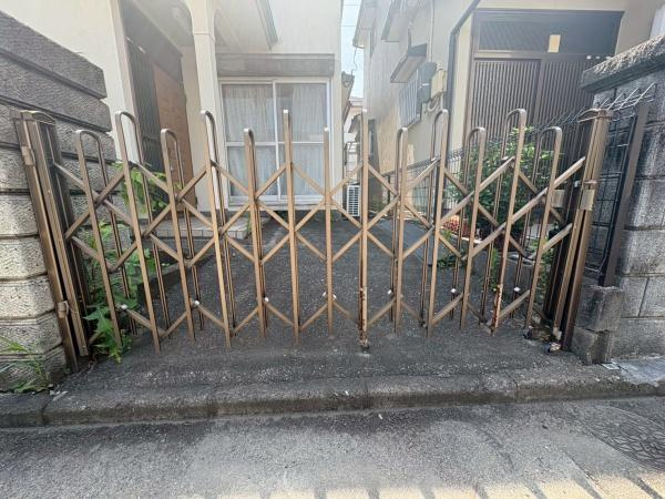 和歌山市鳴神　中古戸建の駐車場