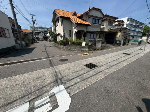 和歌山市鳴神　中古戸建の前面道路含む現地写真