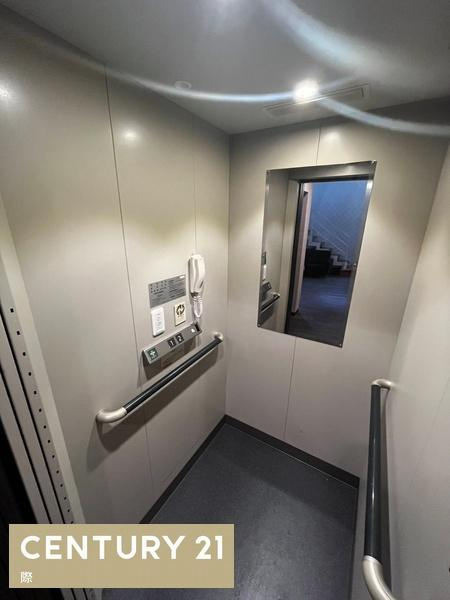 和歌山市小野町３丁目の店付住宅の内装