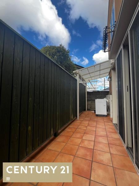 和歌山市小野町３丁目の店付住宅のバルコニー