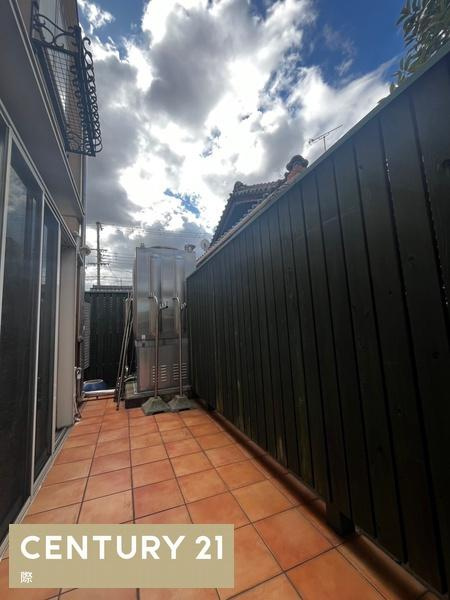 和歌山市小野町３丁目の店付住宅のバルコニー