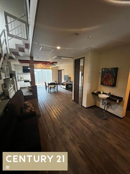 和歌山市小野町３丁目の店付住宅の居間・リビング