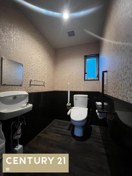 和歌山市小野町３丁目の店付住宅のトイレ