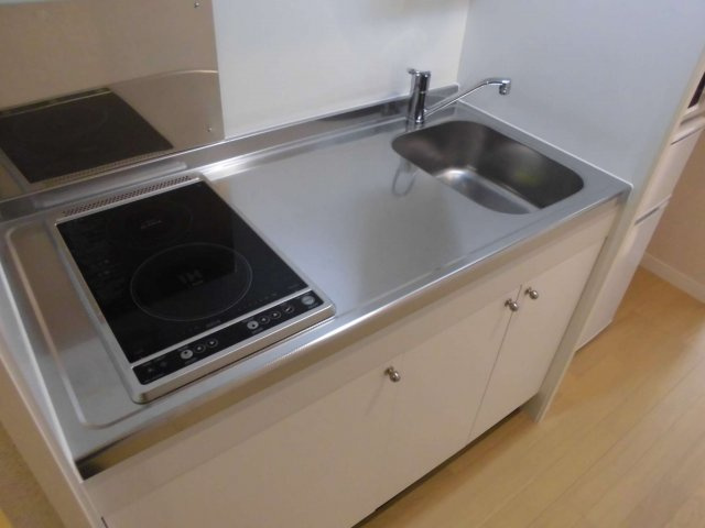 レオネクスト黄金屋２のキッチン|コンパクトなキッチンで掃除もラクラク