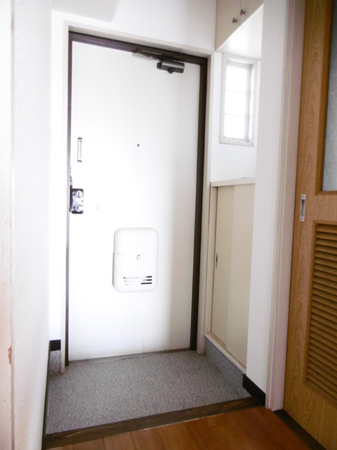 高松ビル【10,000円キャッシュバック対象物件】の玄関|毎日通る玄関はこちらです