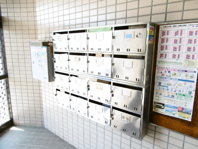 高松ビル【10,000円キャッシュバック対象物件】のロビー|メールボックスです