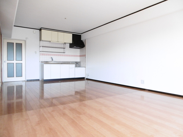 高松ビル【10,000円キャッシュバック対象物件】の居間・リビング|リビングです