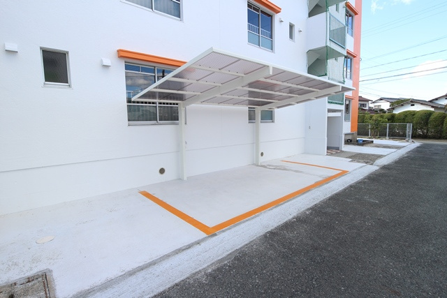 グレースタカツキ3号棟のエントランス|ゆとりのあるエントランスです