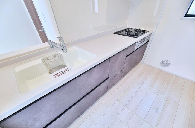 【キッチン】 | 【Livele Garden.S】小平市仲町第四 | ご家族とのコミュニケーションも進む対面キッチンを採用しています。