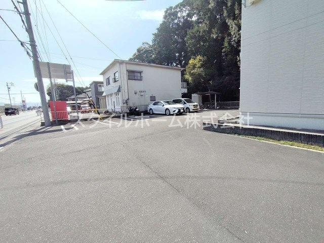 グリーンハイツ久保の駐車場