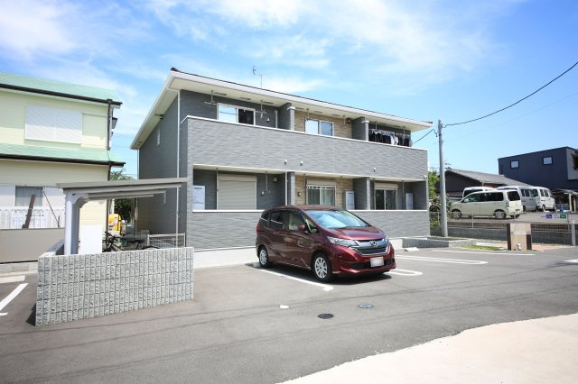コンウィステリアの駐車場