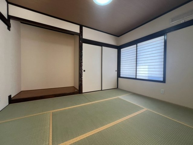 南沢2条2丁目の和室|畳の香りに癒される5.0帖の和室！