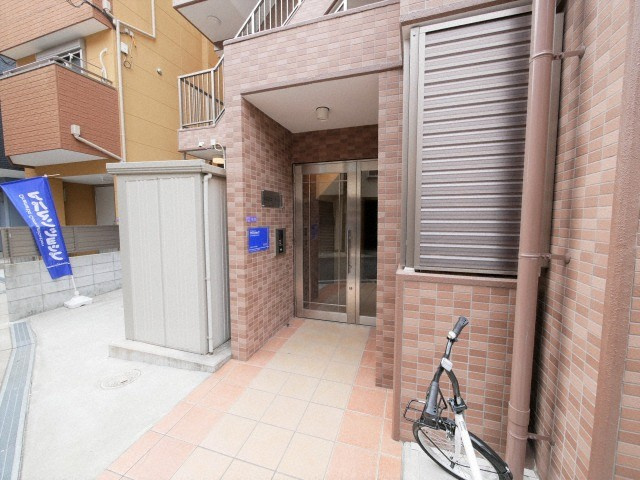 リエトコート福島のエントランス