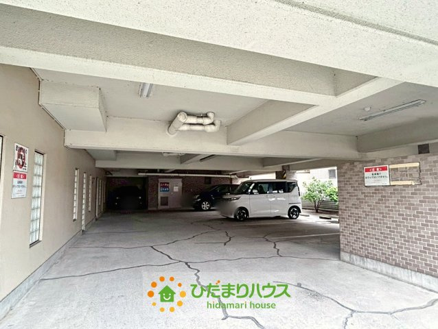 ライオンズマンション久喜南の駐車場