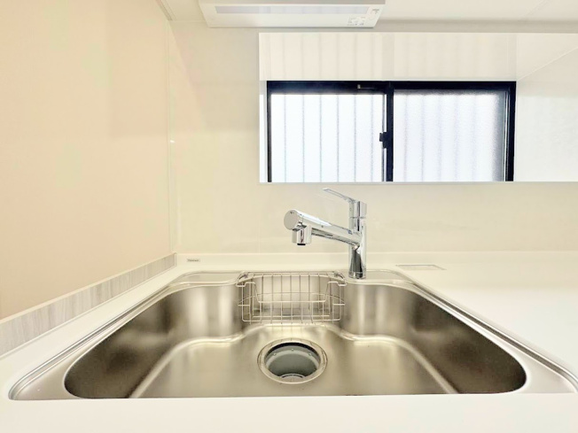 【キッチン】 | ◆横浜市緑区上山中古住宅◆ | ◆浄水器一体型なのでシンクまわりがスッキリ！ハンドシャワー付きで便利。