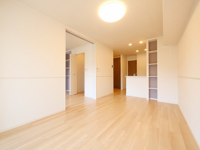 カルム敷島の居間・リビング|こちらのリビングで趣味の時間をお楽しみください