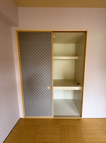 【収納】 | RESIDENCE　MIYABI | 南側洋室収納