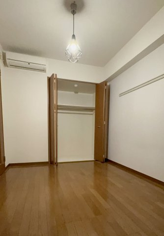 【居間・リビング】 | RESIDENCE　MIYABI | 北側洋室収納