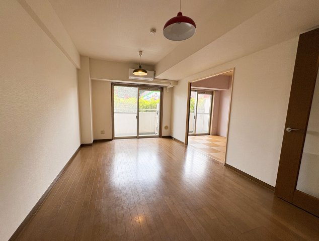 【居間・リビング】 | RESIDENCE　MIYABI | LDK12.6帖