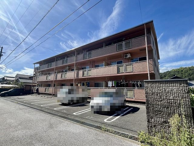 シャルマン枝川の外観