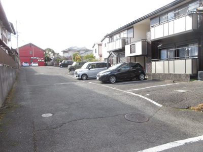 【外観】 | グランシャリオ駐車場