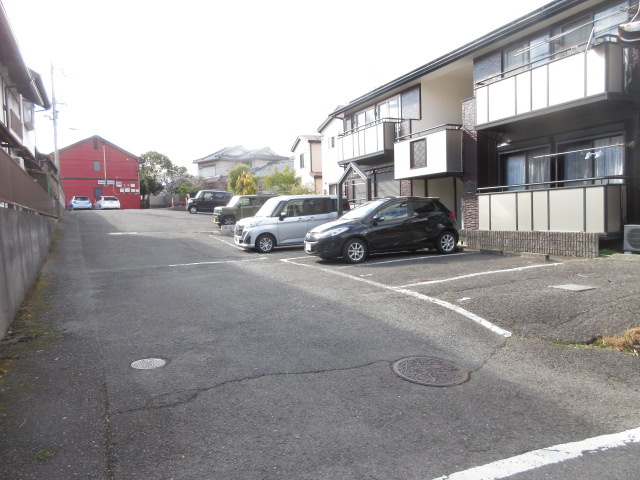 【外観】 | グランシャリオ駐車場