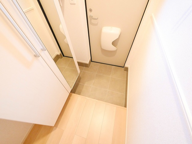 カルム敷島の玄関|収納もある玄関です