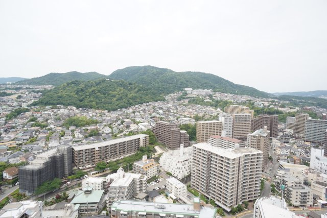 ジオタワー宝塚　グランレジスの庭
