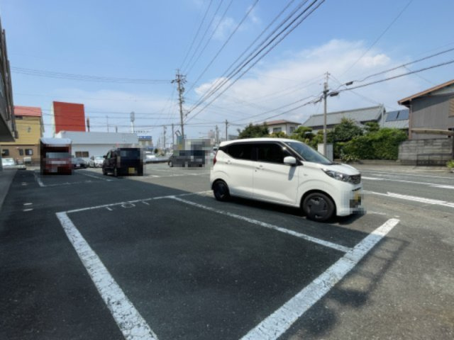 サンスクウェアカミムラの駐車場