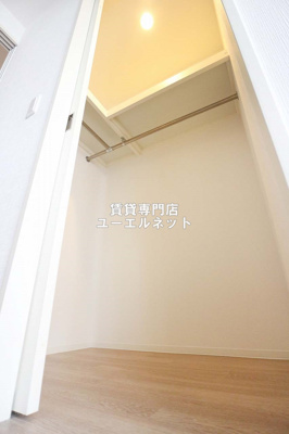 【収納】 | コンフォリア江坂 | ウォークインクローゼット