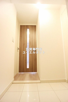 【玄関】 | コンフォリア江坂 | 住まいの顔ともなる玄関