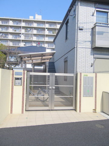クレール松原のエントランス|☆門扉オートロック☆