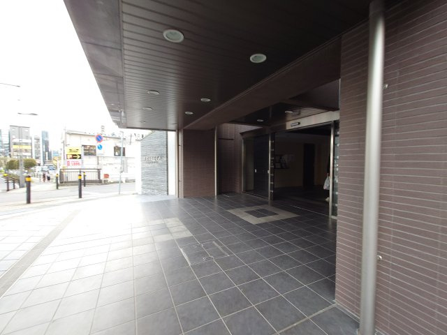 BELISTA TOWER 取手駅前のエントランス