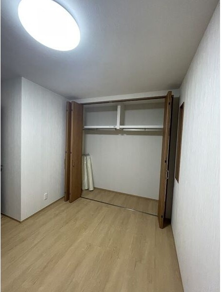 元宮町貸家の寝室