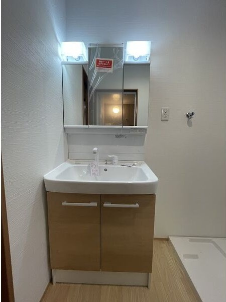 元宮町貸家の洗面所